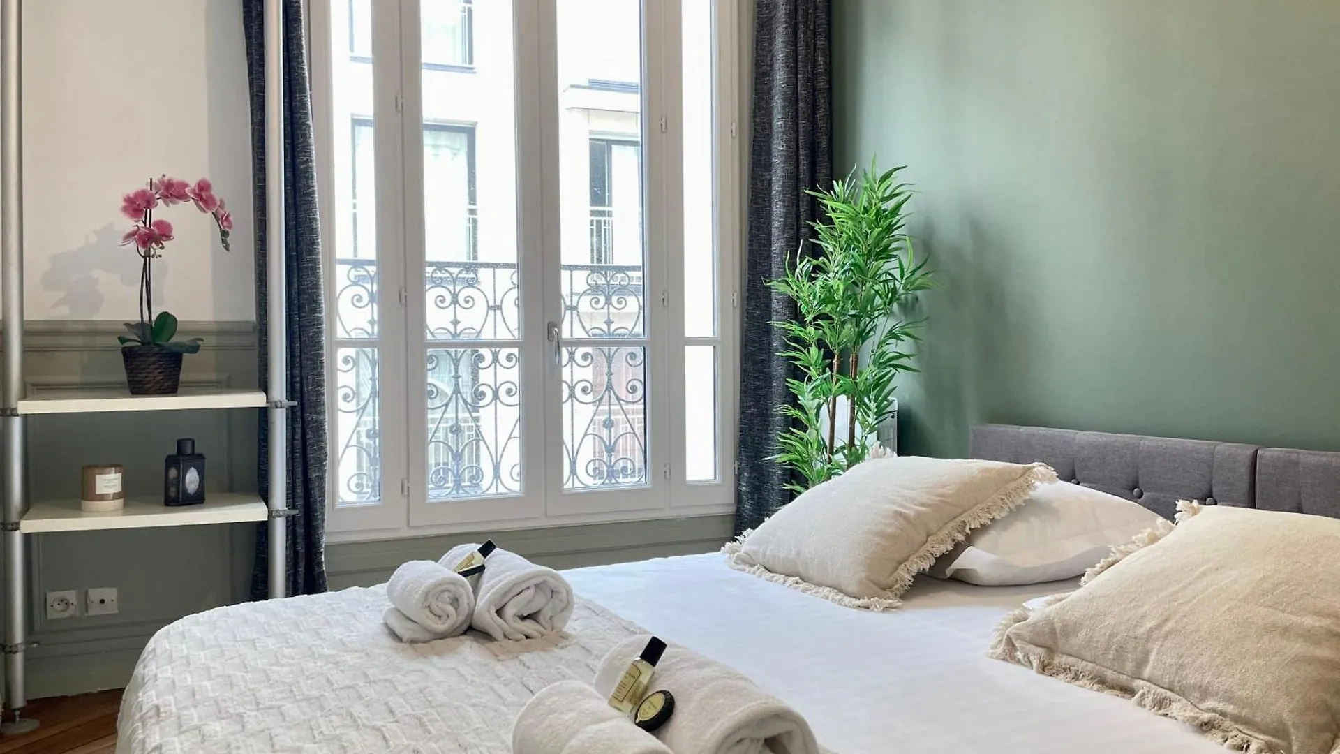 Apartamento Eiffel Tower Stylish Retreat París